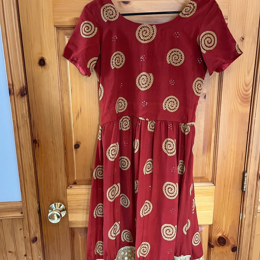 Women’s Red Swirl Pattern Dress